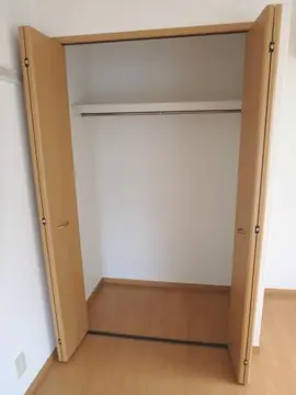 ボルドーⅡ 201号室