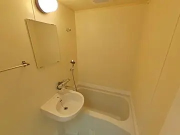 マーカス帯山 102号室