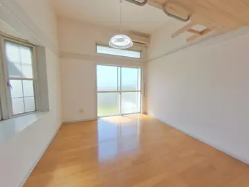 マーカス帯山 104号室