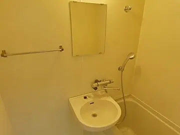 マーカス帯山 105号室