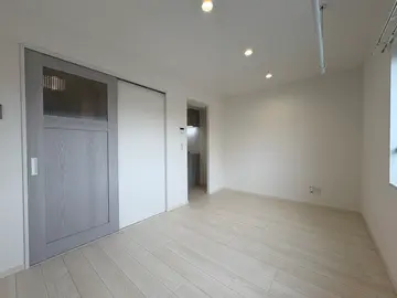 WEISSE WAND 503号室