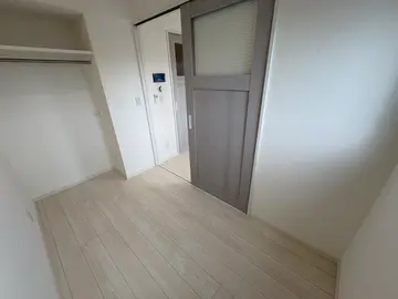 WEISSE WAND 503号室