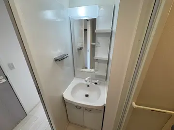 WEISSE WAND 503号室