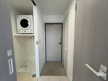 WEISSE WAND 503号室