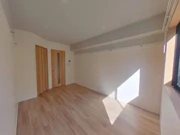 ラ・ポルテ黒髪 102号室