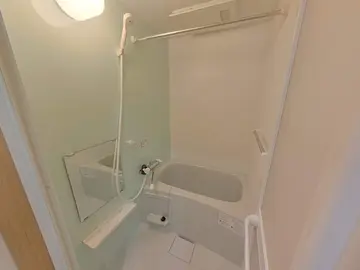 ラ・ポルテ黒髪 102号室