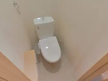 ラ・ポルテ黒髪 102号室