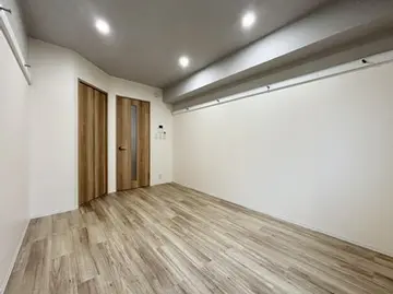 ラ・ポルテ黒髪 102号室