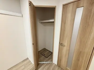 ラ・ポルテ黒髪 102号室