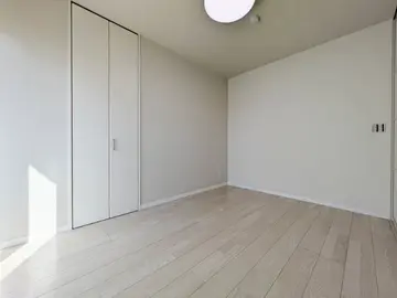 ヴェルメゾン須屋 102号室