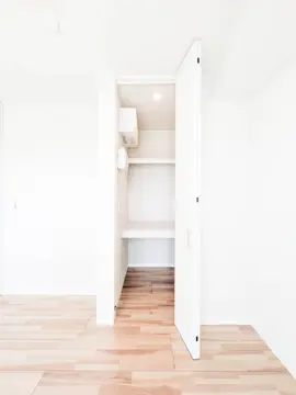 ヴェルメゾン須屋 204号室