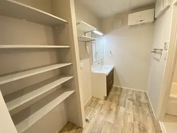 Refiant東谷山 202号室