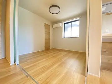 Refiant東谷山 201号室