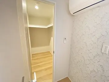 Refiant東谷山 201号室