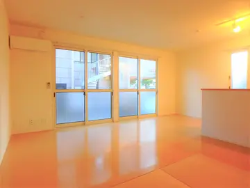 グラシュー 102号室