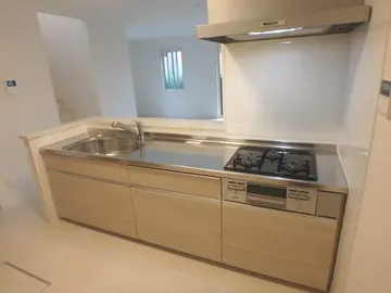 東谷山五丁目戸建 B 101号室