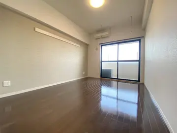 サムティ東谷山 304号室