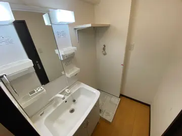 サムティ東谷山 702号室