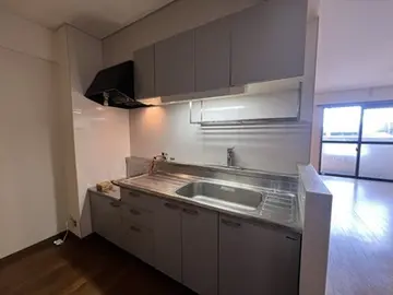 レジデンス東谷山 303号室