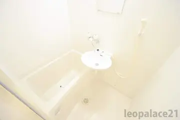 レオパレス匠 106号室